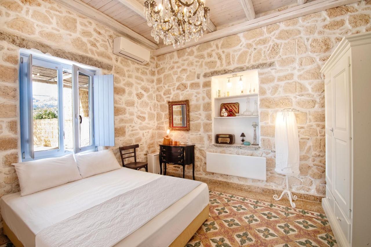 Terra E Sole Spa Suite Aegina Vathí Esterno foto