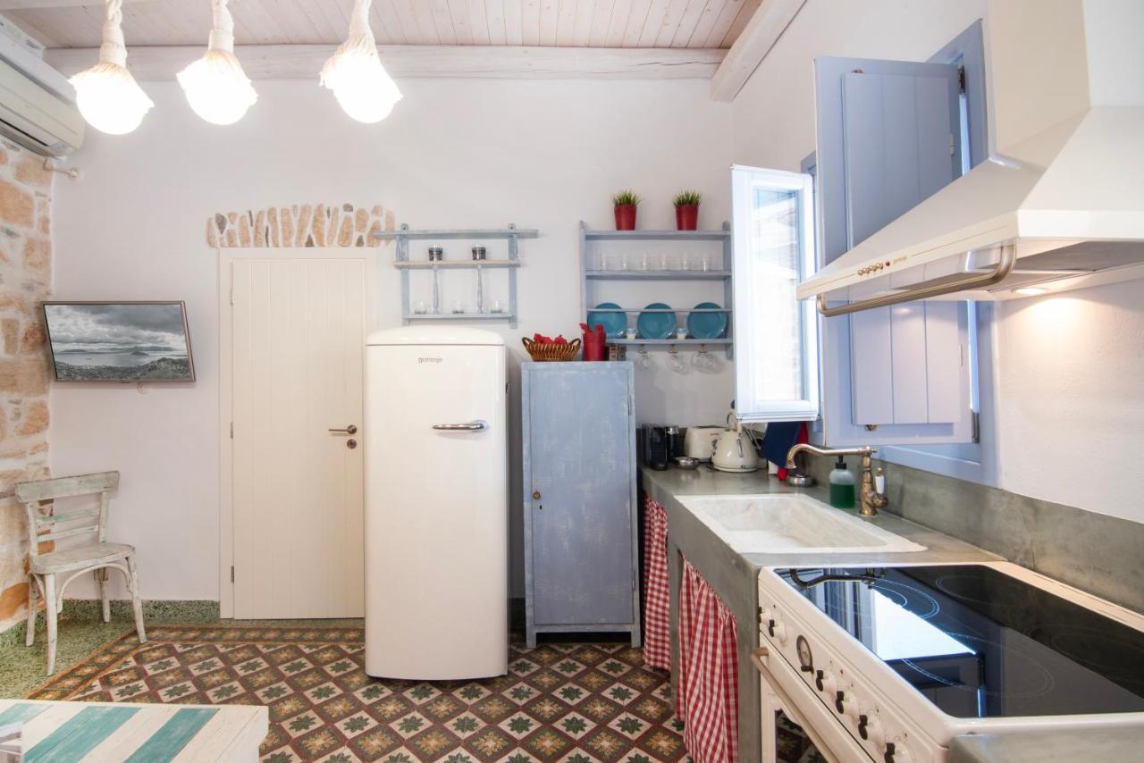 Terra E Sole Spa Suite Aegina Vathí Esterno foto